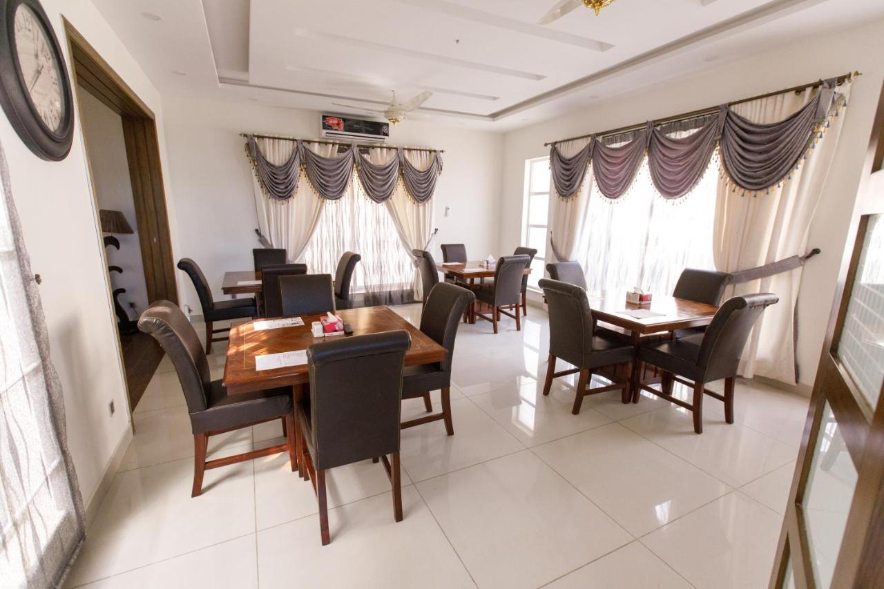 Canadian Inn อิสลามาบัด ภายนอก รูปภาพ